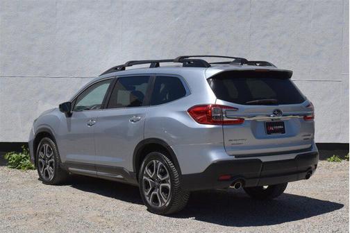 Ice Silver Metallic 2024 Subaru Ascent Limited 7-Passenger