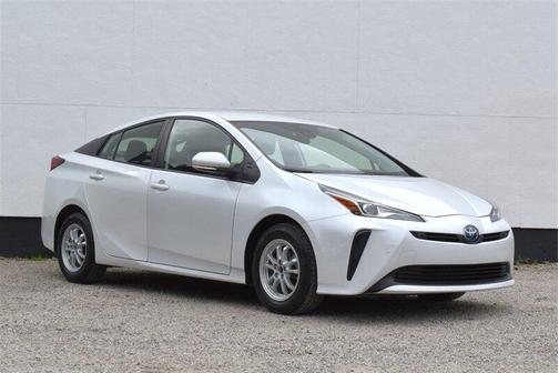 Wind Chill Pearl 2022 Toyota Prius LE