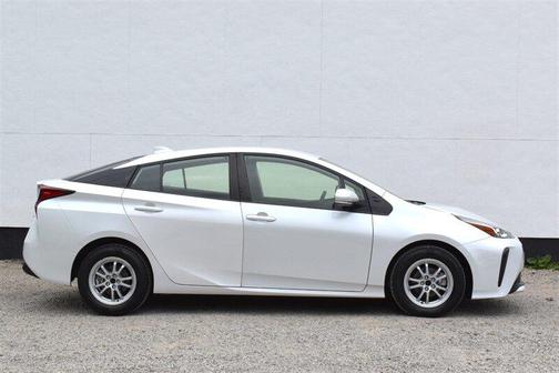 Wind Chill Pearl 2022 Toyota Prius LE