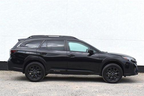 Crystal Black Silica 2024 Subaru Outback Onyx Edition