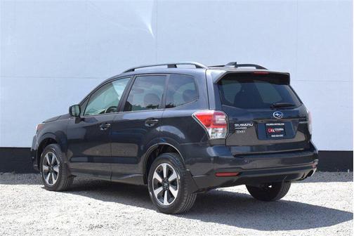 Dark Gray Metallic 2018 Subaru Forester 2.5i Premium