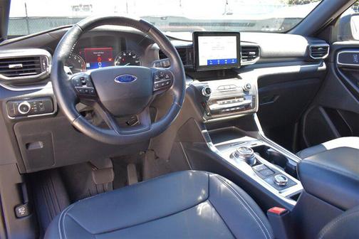 Rapid Red Metallic Tinted Clearcoat 2020 Ford Explorer XLT