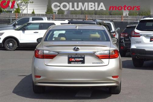 2016 Lexus ES 300h Base