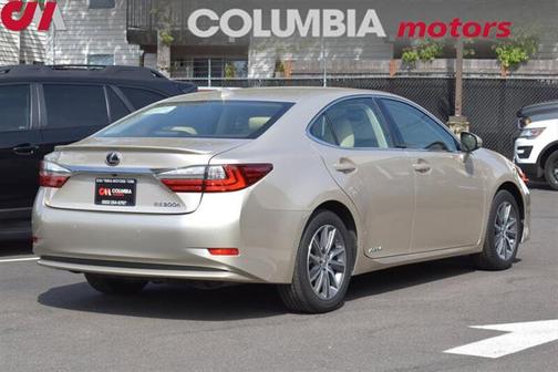 2016 Lexus ES 300h Base