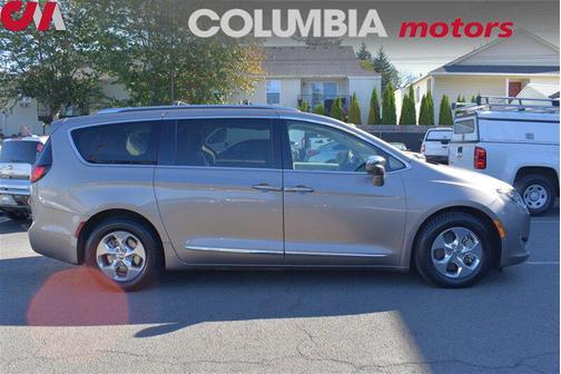 2018 Chrysler Pacifica Hybrid Limited