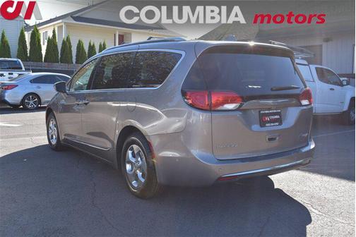 2018 Chrysler Pacifica Hybrid Limited