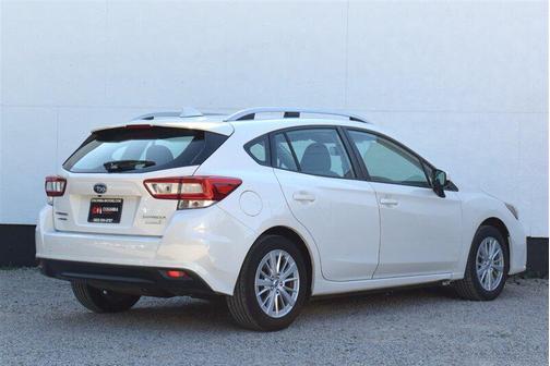 Crystal White Pearl 2017 Subaru Impreza 2.0i Premium