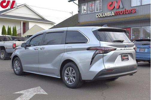 2023 Toyota Sienna XLE