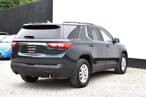 Satin Steel Metallic 2019 Chevrolet Traverse LT Cloth