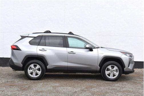 Silver Sky Metallic 2019 Toyota RAV4 Hybrid LE