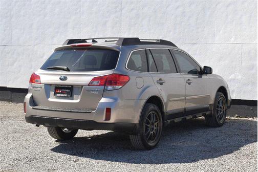 Tungsten Metallic 2014 Subaru Outback 2.5i Limited