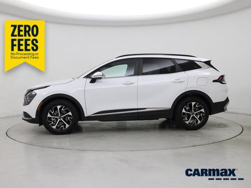 White 2025 Kia Sportage EX