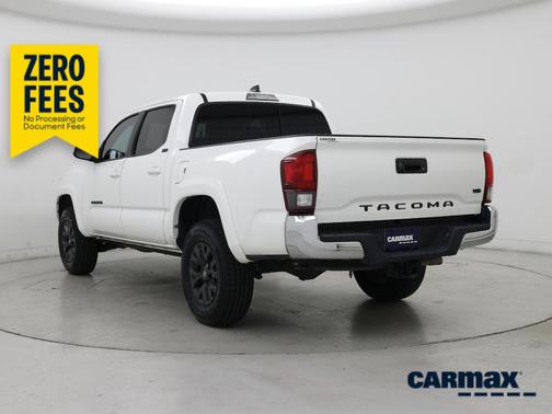 White 2022 Toyota Tacoma SR5