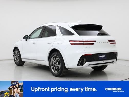 White 2025 Genesis GV70