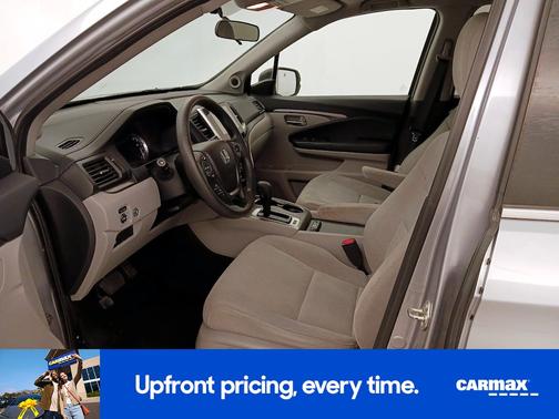 Silver 2017 Honda Pilot EX