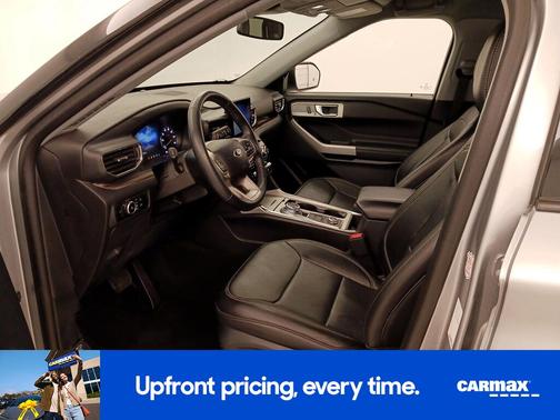 Silver 2023 Ford Explorer Limited