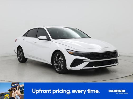 White 2025 Hyundai ELANTRA SEL Convenience