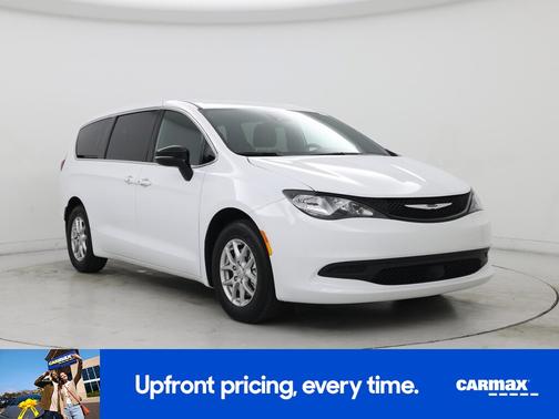 2026 Chrysler Voyager LX