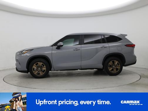 Gray 2023 Toyota Highlander Hybrid Bronze Edition