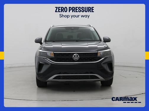 Gray 2023 Volkswagen Taos SE