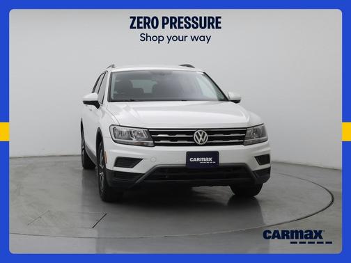 White 2018 Volkswagen Tiguan SE