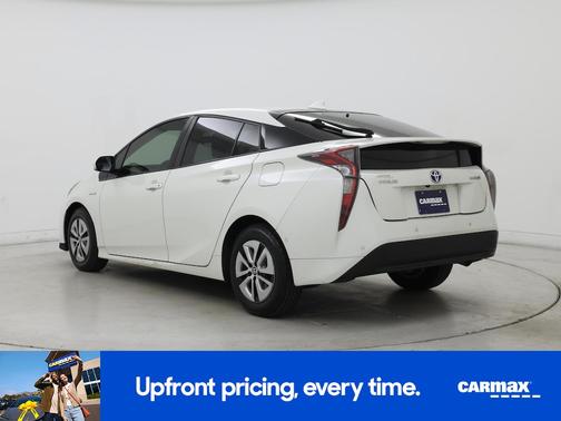 White 2018 Toyota Prius Two