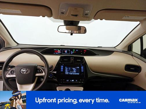 White 2018 Toyota Prius Two