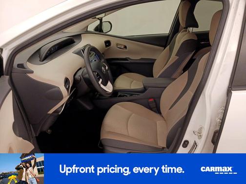 White 2018 Toyota Prius Two