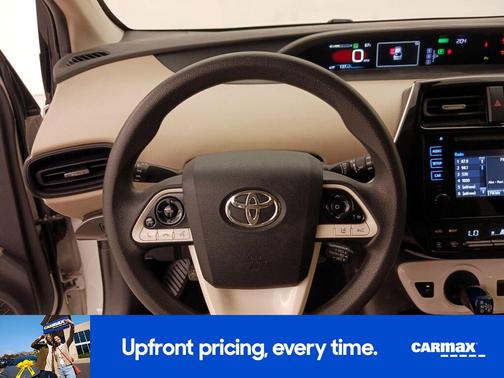 White 2018 Toyota Prius Two