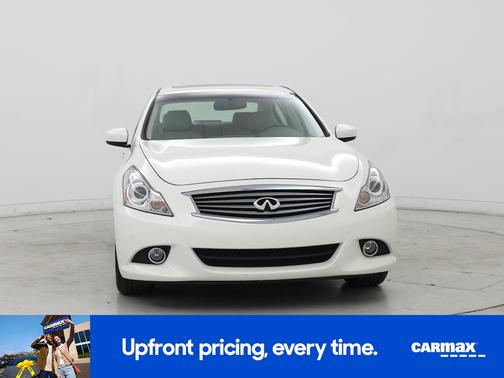 White 2015 INFINITI Q40