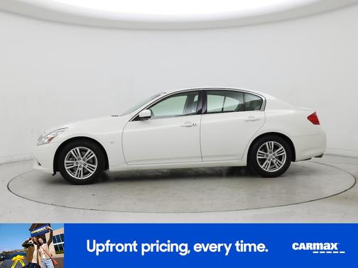 White 2015 INFINITI Q40