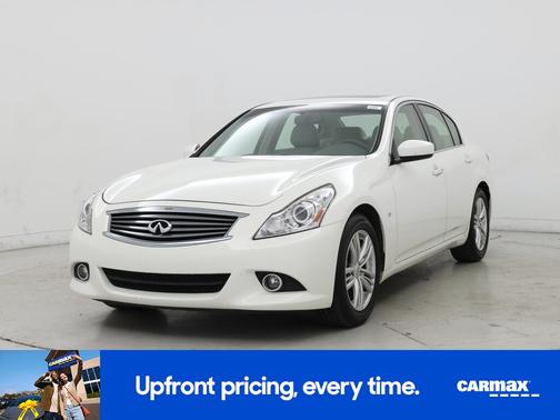 White 2015 INFINITI Q40