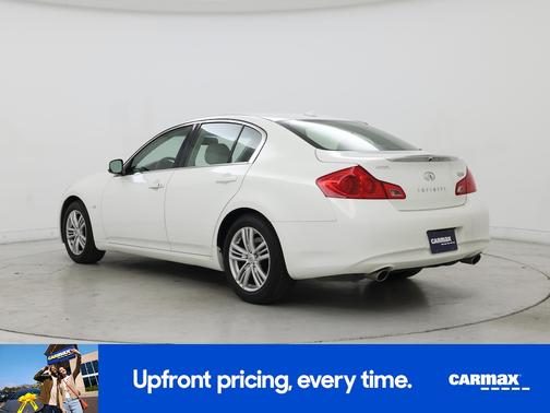 White 2015 INFINITI Q40