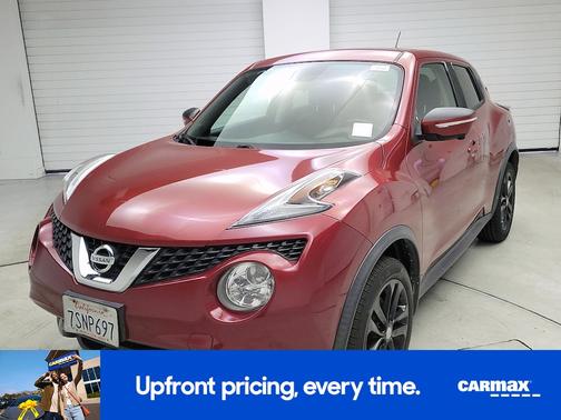 Red 2016 Nissan Juke SL