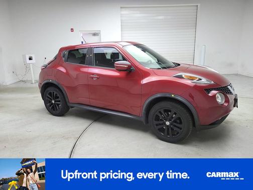 Red 2016 Nissan Juke SL