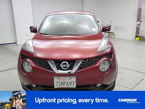 Red 2016 Nissan Juke SL