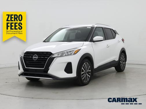 White 2022 Nissan Kicks SV