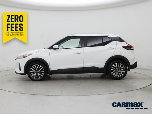 White 2022 Nissan Kicks SV
