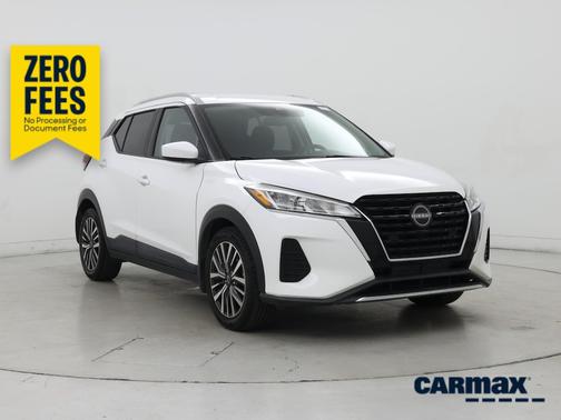 White 2022 Nissan Kicks SV