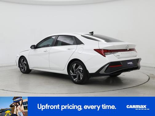 White 2025 Hyundai ELANTRA SEL Convenience