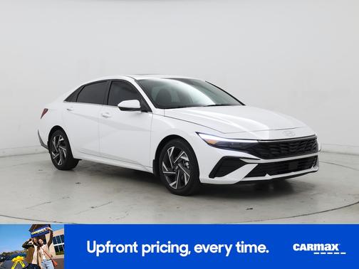 White 2025 Hyundai ELANTRA SEL Convenience