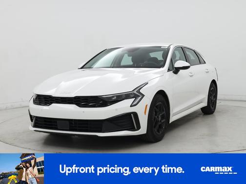 White 2025 Kia K5 LXS