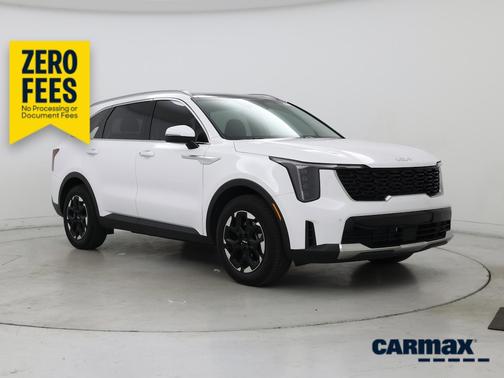 White 2026 Kia Sorento S