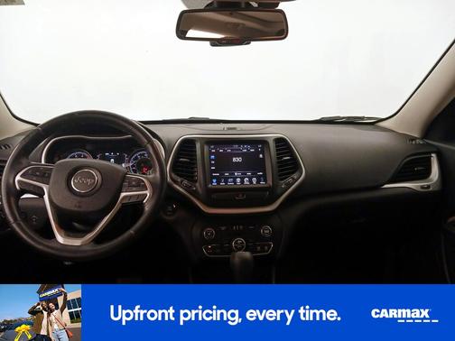 White 2016 Jeep Cherokee Latitude