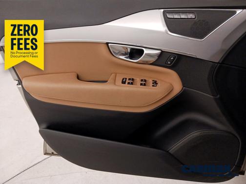 Gold 2018 Volvo XC90 T5 Momentum