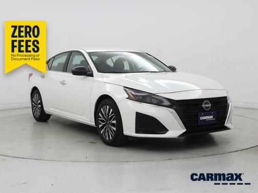 White 2025 Nissan Altima SV