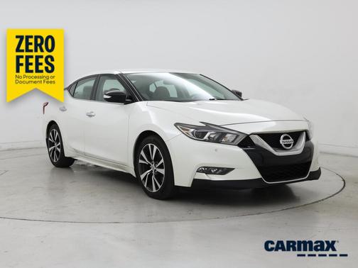 White 2016 Nissan Maxima SV