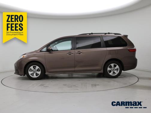 Brown 2018 Toyota Sienna LE