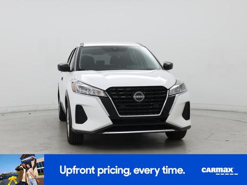 White 2024 Nissan Kicks S