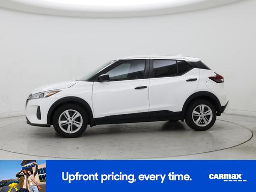 White 2024 Nissan Kicks S